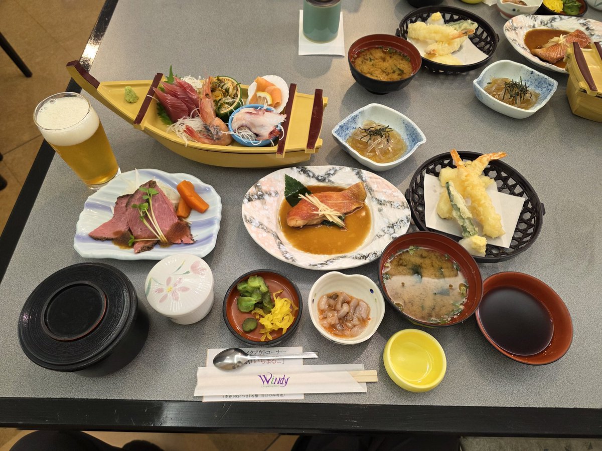 starzero06's tweet photo. 楽しい時間すぐ終わった🙄明日からまた頑張らないと🤗いつもお世話になってるホテルありがとう🙏 https://t.co/ut7nftG6aL