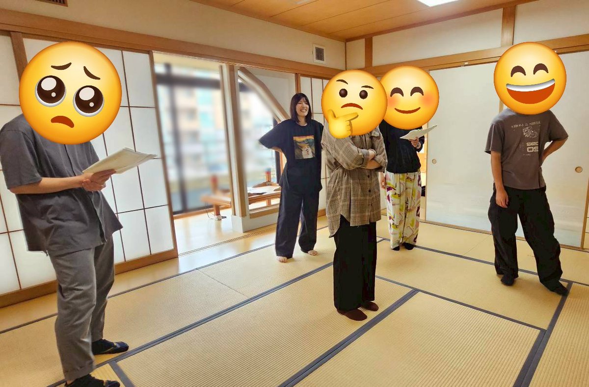 Yoidore_Purin's tweet photo. こんにちは、よいプリです！
外は暑く、冷房は人によって効きすぎる……難しい季節を迎えました☀️
今回の稽古では細かな演出や擦り合わせを進めています❗
動きや台詞に乗せる感情についての議論も白熱…………！？
皆さんも夏のご陽気にはお気をつけください！！
 #よいプリ https://t.co/oBtehYX9LH