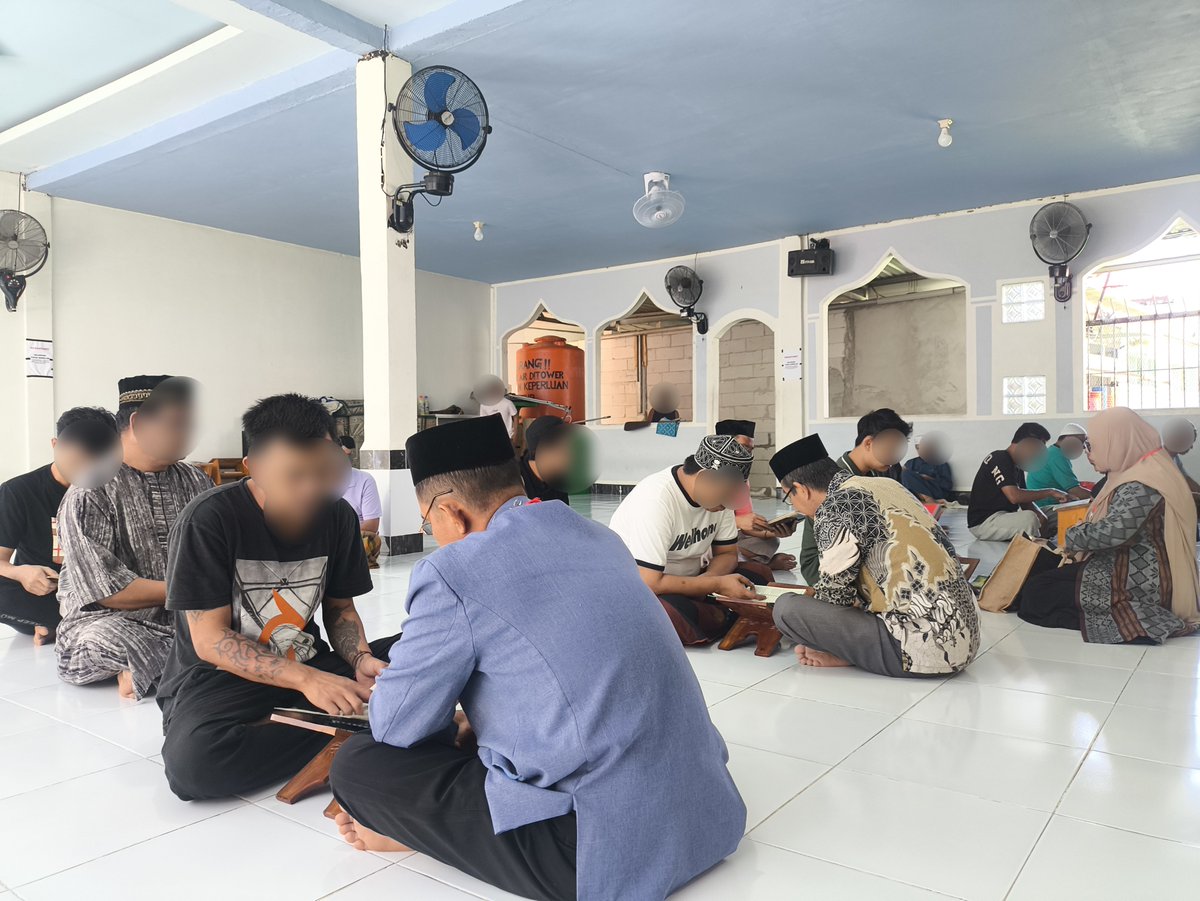 RutanIib's tweet photo. Menata Diri Dengan Iman, Warga Binaan Aktif *Menata Diri Dengan Iman, Warga Binaan Aktif Ikuti Pengajian Rutin https://t.co/Ic5dVYL60G