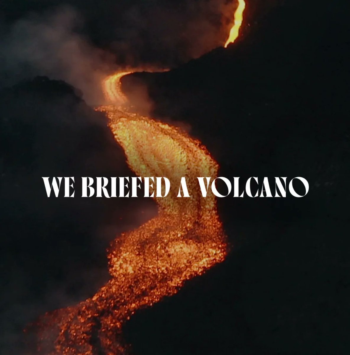 emarazzifull's tweet photo. ITALIAN ADV - GIN NIRO, DALLA LAVA AL BICCHIERE
Trasformare il territorio in prodotto: è questa l'essenza di Lava Glass, il bicchiere in edizione unica di Gin Niro. L'obiettivo non è fare storytelling, ma progettare una vera esperienza fisica. https://t.co/E0fWoEX0yN