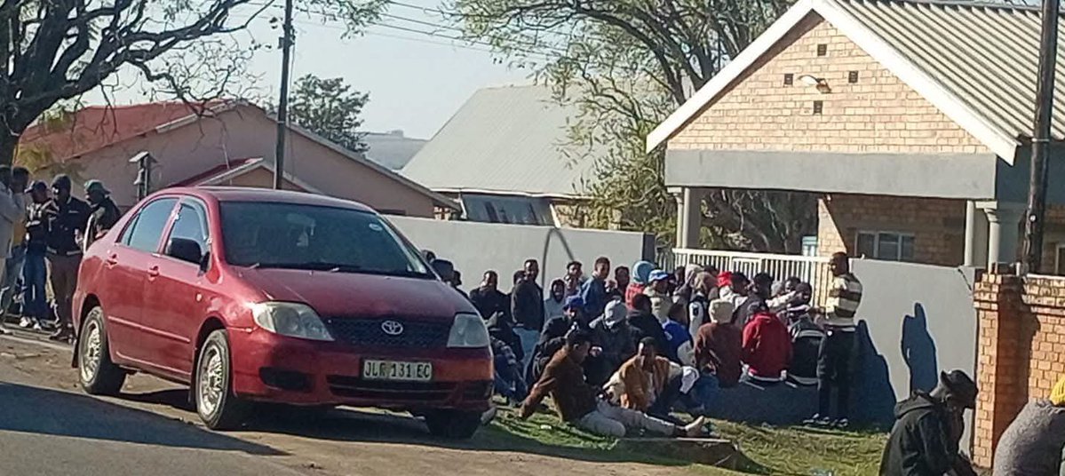 Patriot_S_A's tweet photo. More than 200 undocumented Somali nationals are currently sitting outside Lilitha B&amp;B in Butterworth to have their asylum papers renewed" by Nelson Mandela University's Refugee Rights Centre, which is funded by UNHCR. https://t.co/Z2JbnCHAyI