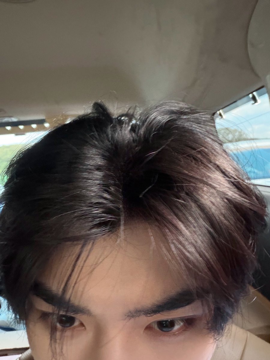 pgwchats's tweet photo. 260708 🧸📷💬 [7:26pm kst]

- waiting for a shoot
- the fact that i'm sending only the eyes to avoid spoilers
- that's right i put on a mustache
- park fool
- kidding... https://t.co/dhoHvS73BK