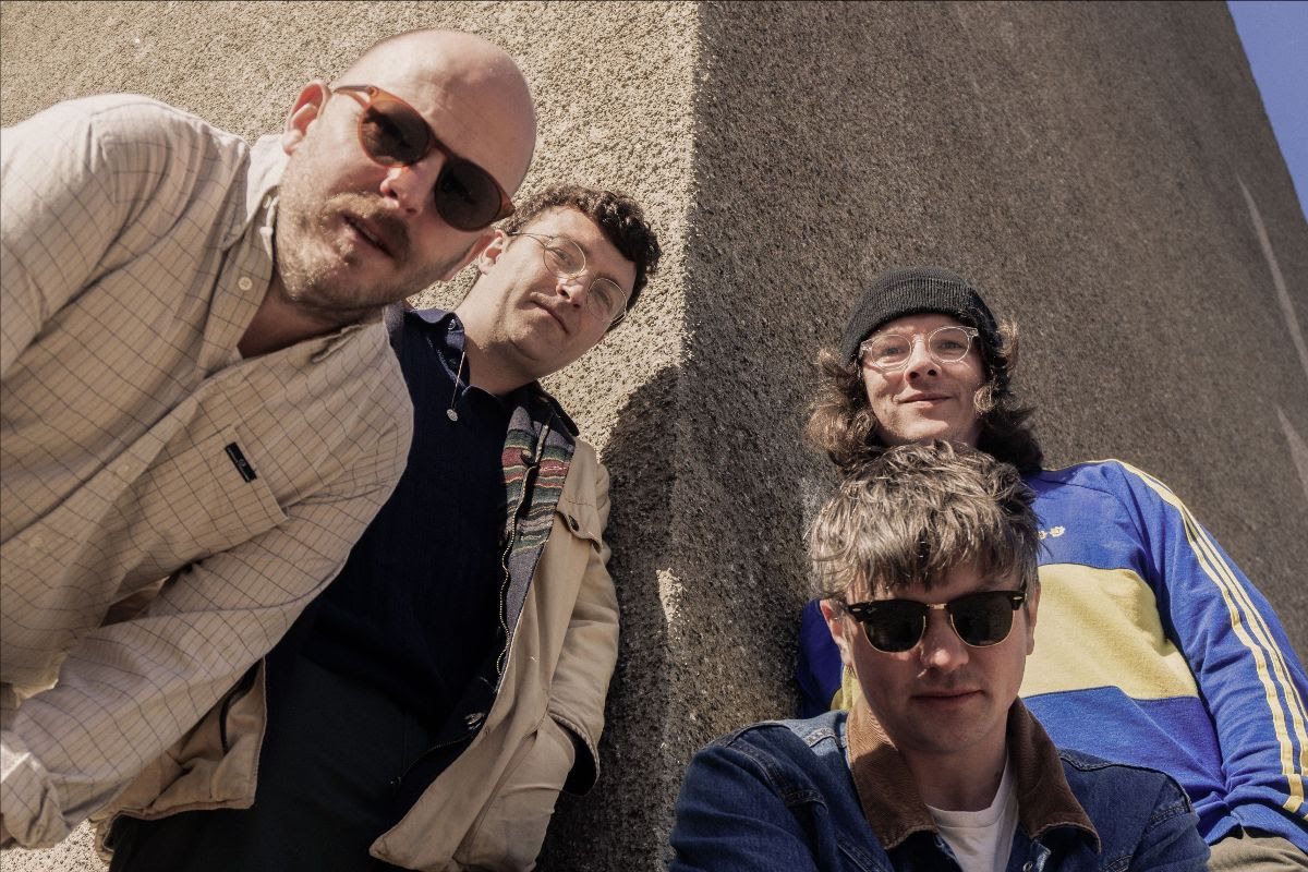ClashMagazine's tweet photo. Scottish band @neonwaltz spin a tale of defiance on new single 'Send Me Down' - their first release in three years...

https://t.co/p84NCjqtzJ https://t.co/z8uglFssSa