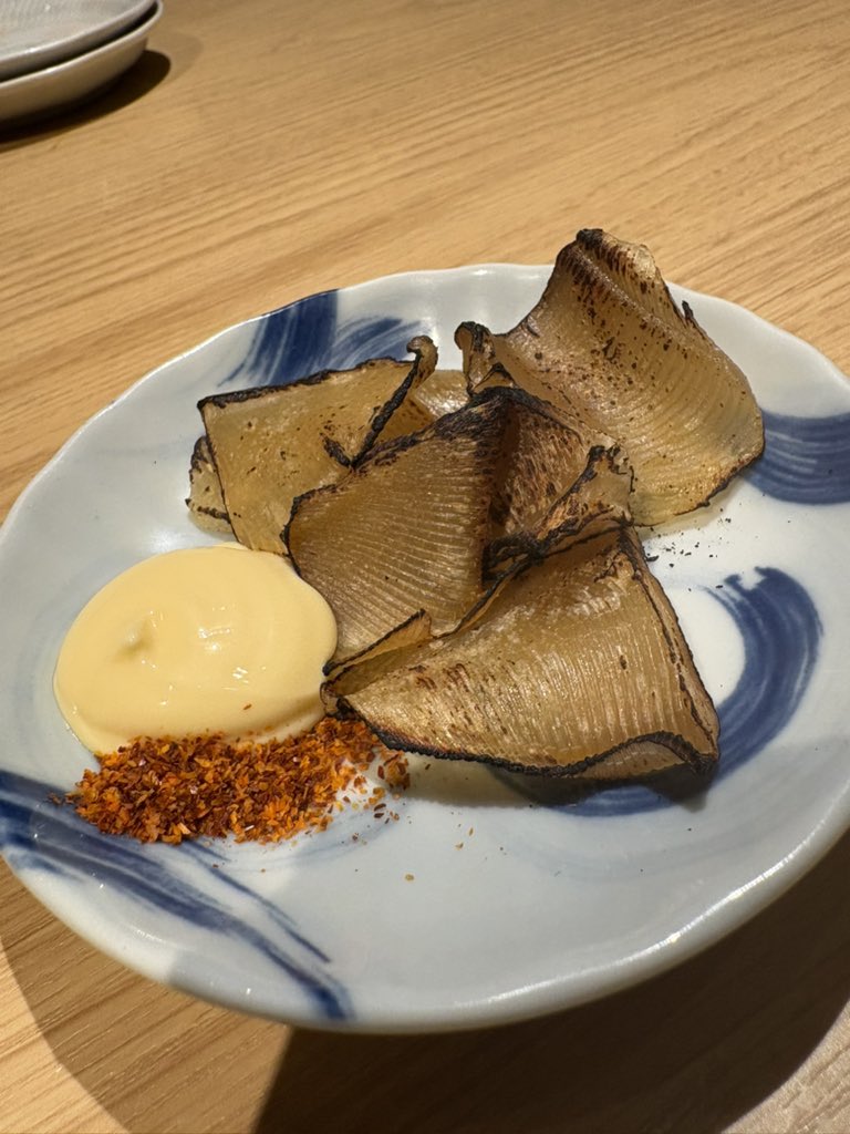 tomorioomiya's tweet photo. お腹いっぱいでも、エイヒレってお酒と一緒にずっと食べていられますよね！
そして欠かせないのが、一味マヨですよね。

スタッフ
#居酒屋 
#大宮 
#海鮮 
#鍋 
#しゃぶしゃぶ 
#大宮駅東口 
#ランチ https://t.co/GXl7LP95MW