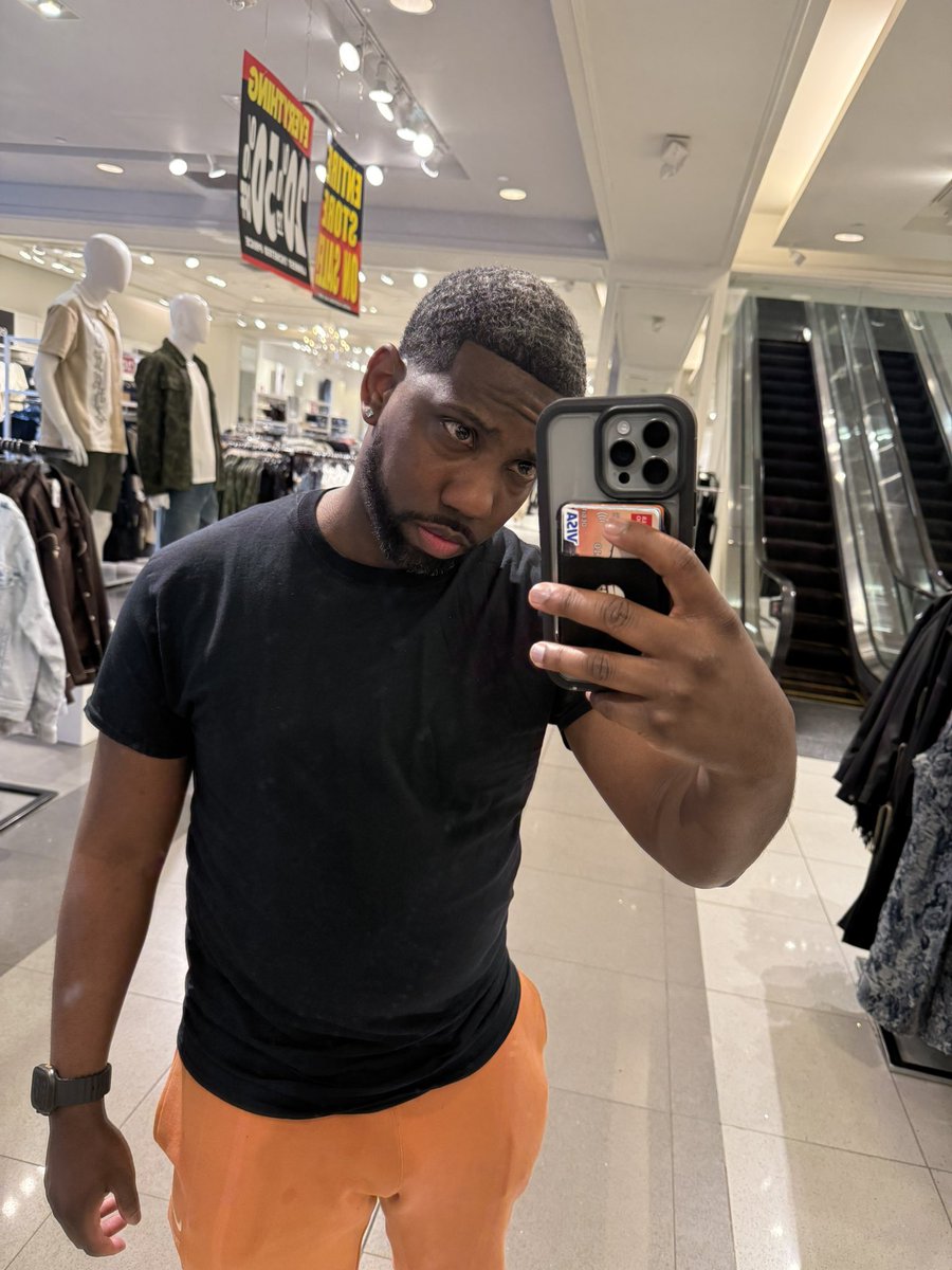 Diegobk01's tweet photo. Yeah nigga... I'm back... 🖕🏾 https://t.co/n3XjfrhLyC