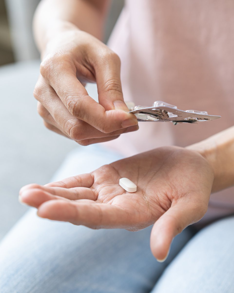 UKHSA's tweet photo. Heat can break down the active ingredients in medicines, meaning they might not work when you need them. That includes tablets, inhalers, hormone patches, insulin, and EpiPens.

Visit the @MHRAgovuk website for advice on storing medicine in hot weather: https://t.co/Zyrbsd4enp https://t.co/LetcPtKuUF