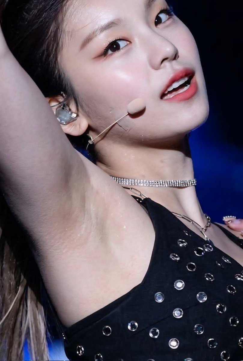 ccsg2012's tweet photo. love armpit 💙
#腋フェチ #腋 #ワキ #わき #armpit https://t.co/LvOGTfVsJ8