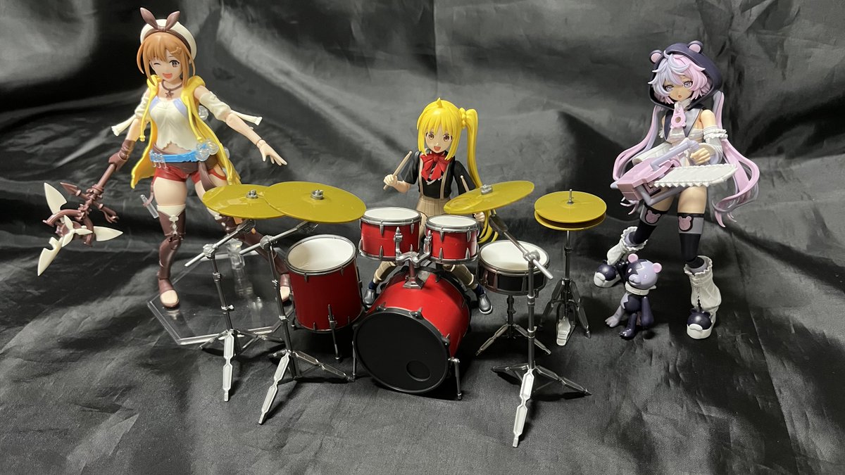 Hyper_W_Pub's tweet photo. 土日に組んだもの。

・30MS
  ・メルンジャ
・30MP
  ・伊地知虹夏
・PLAMATEA
  ・ライザリン・シュタウト

シャーシキットは保留して、優先度高いキットを組んだ。
全体的に出来は良かったな。

虹夏のドラムは出来がいいけど、思ってた倍位スペース取るな。

#30MS #30MP #PLAMATEA https://t.co/JNDAVL632U