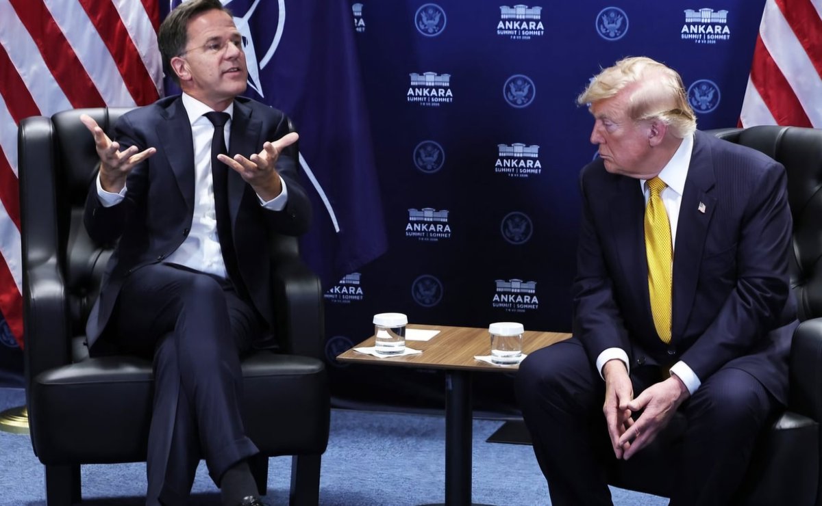BowesChay's tweet photo. The Dutch clown "In charge of NATO" says a deal on Greenland will be implemented "Step by Step?"

Thats not what the Danes say? Or the EU? or the people in Greenland? 

Its clear that the grinning halfwit from Amsterdam's only job is to do as "Daddy" says. https://t.co/fzF8NhV5Za