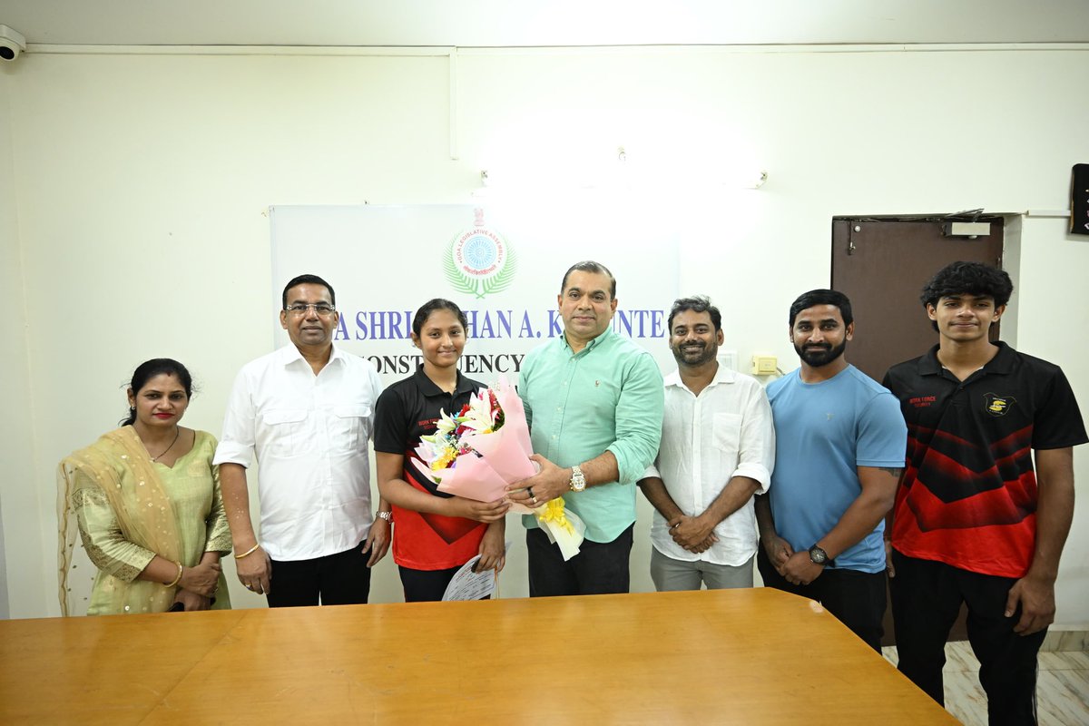RohanKhaunte's tweet photo. Felicitating Porvorim’s NariShakti Kanishka Nimboriya and Coach on bringing Sporting Glory to Goa with Outstanding Performance at the Under-15 National Boxing Championship held in Jalandhar. Wishing Her and Coach Greater Success in Future.
#GoaPride #Porvorim #Boxing #YouthExcellence #Sports