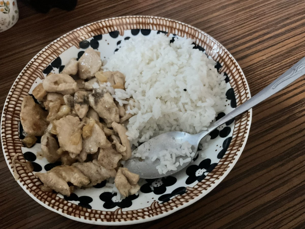 dhdnaeiou's tweet photo. ศพไก่เละทอดกระเทียมทำเอง อร่อยแต่ต้องเบิ้ลข้าว🌈🌈 https://t.co/pp87bXkMgS