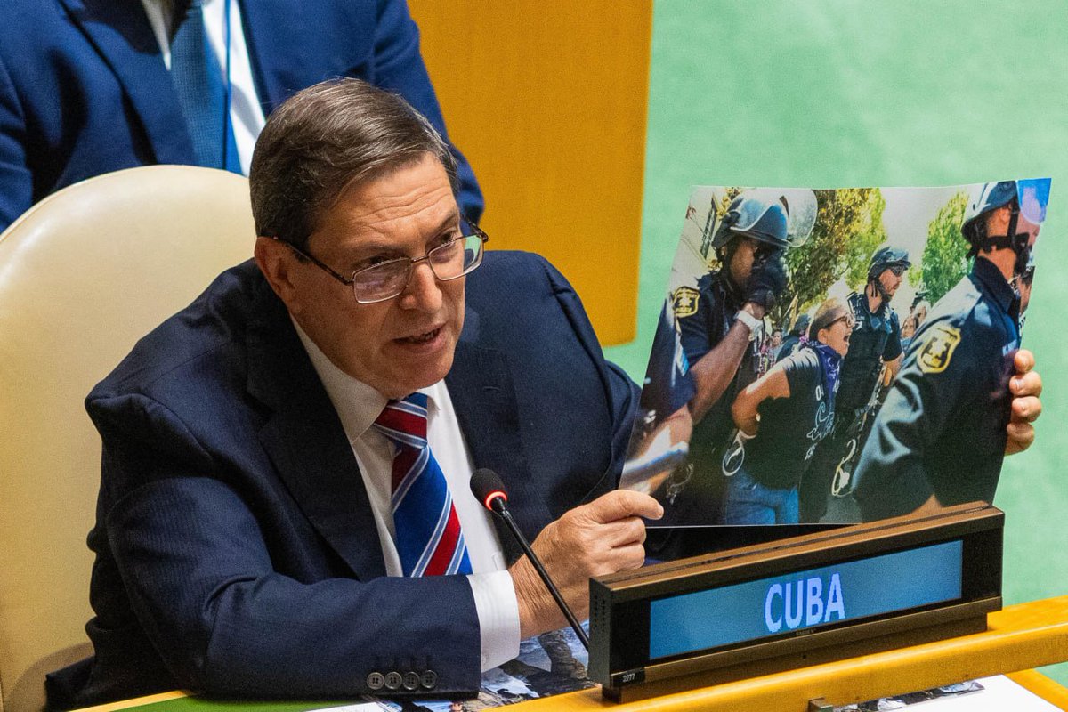 EVilluendasC's tweet photo. #Cuba propinó una contundente goleada política, diplomática y moral al imperio. El discurso de @BrunoRguezP fue aplastante y su réplica al desfachatado representante yanqui fue "a lo Roa". Los pueblos completaron el KO. ¡Felicidades! #CubaNoEsUnaAmenaza
https://t.co/wWUSkIQGIE https://t.co/YNa7wPJoEM