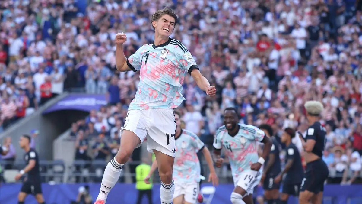 FutbolRK's tweet photo. Charles De Ketelaere | 🇧🇪2001 | #AtalantaBC | RK148
No ha tingut un bon inici de Mundial però la seva primera gran actuació com a davanter centre va ser clau per eliminar Estats Units
148 De Ketelaere
⬇️ Matías Fernandez-Pardo
⬇️ Koke
⬇️ Dean Henderson
⬇️ James Garner https://t.co/knkRkIyQxV