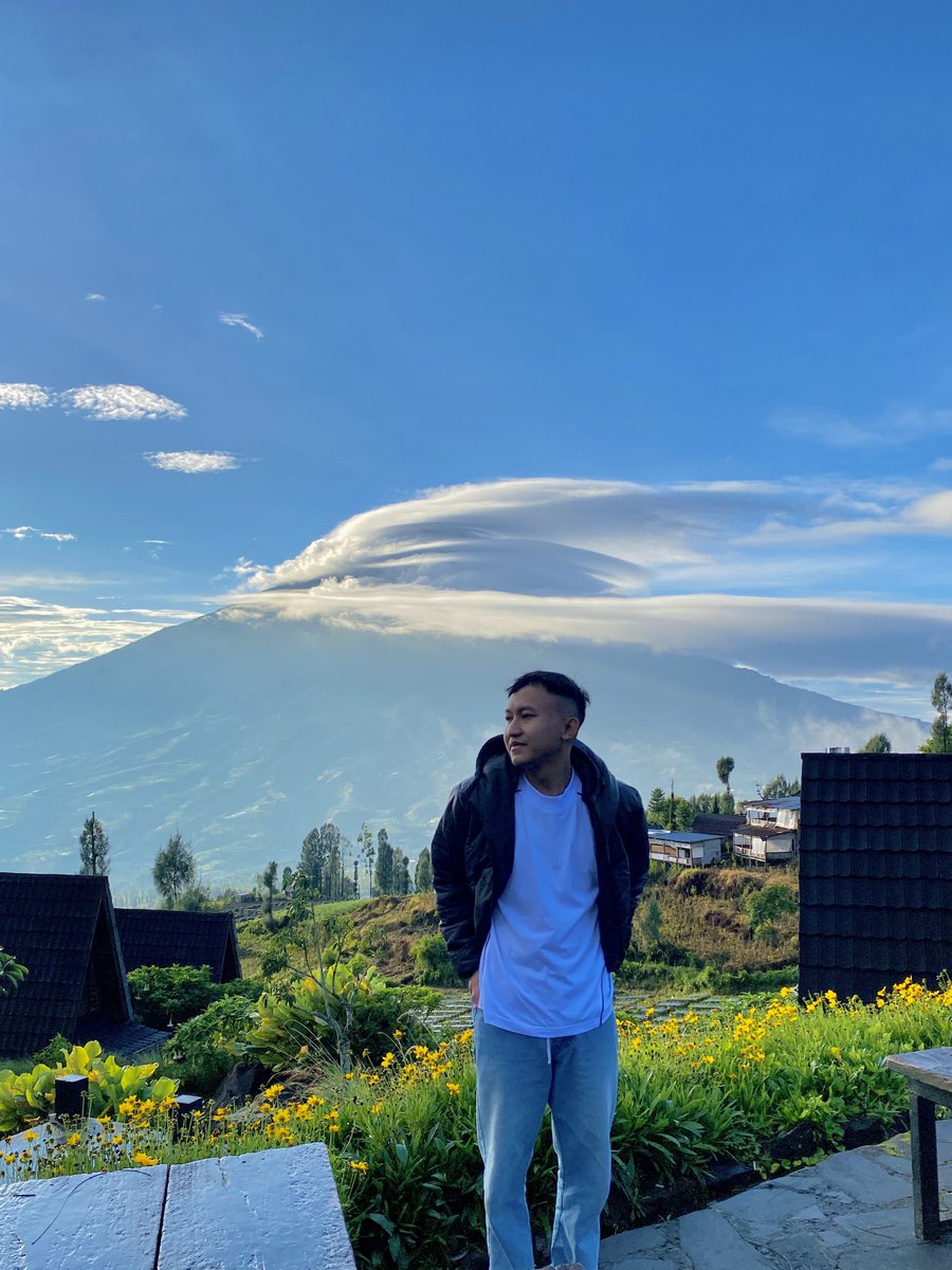 Dwagianth's tweet photo. Mau kesini seribu kalipun gass aja ayoo ๐
Sumpah ga bakalan rugi kalian kesini gaess, tapi berangkatnya harus subuh yaa biar dapet viewnyaa, biasanya agak siang dikit udah kabutt ๐ฅฒ
#posong https://t.co/FFTb2XIrsb