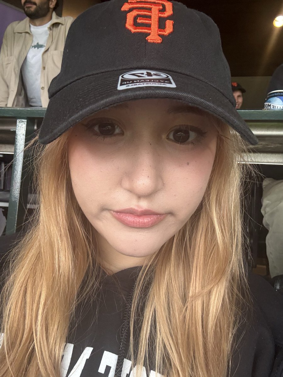 auriinx0's tweet photo. work hard play hard w/ @TrustVanta at the @SFGiants game. https://t.co/o5eFqoSPDA