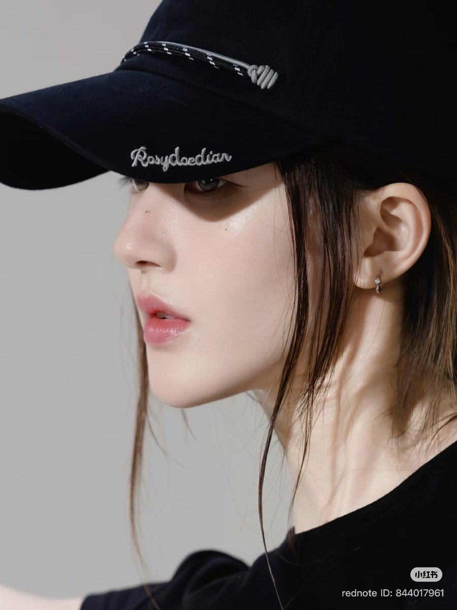 zhaolusi_intl's tweet photo. [📸] 070826 #ZHAOLUSI #赵露思           
Rosy Studio XHS Update    

[1]

“Romantic Prelude | Rehearsals in Progress 🖤” 

🔗 https://t.co/vDZhCWEWvS

#RosyZhao #조로사 #จ้าวลู่ซือ https://t.co/76pXcNdur4