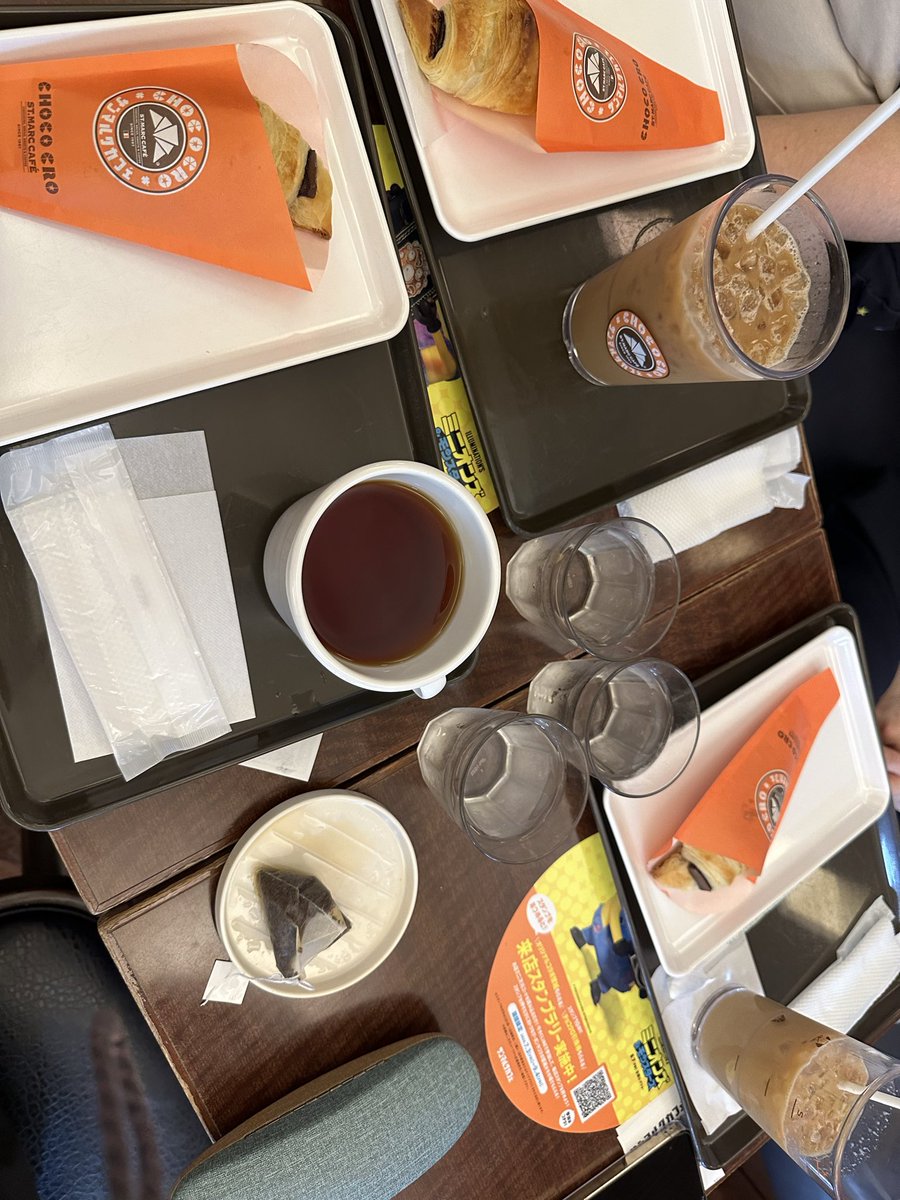 hamokko's tweet photo. 緊急編み会前の腹ごしらえと感想会

（なお編み物は惨敗） https://t.co/Vm1fEx3lag