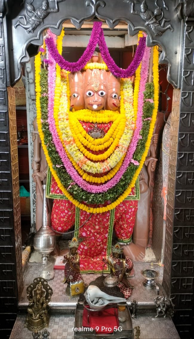 rajakatrabalaji's tweet photo. सिद्धपीठ राजाकटरा, कोलकाता वाले श्री श्री पंचमुखी हनुमान जी का संध्या श्रृंगार एवं दिव्य दर्शन।
दिनांक 08 जुलाई 2026, दिन - बुधवार।

बाबा आपकी सभी मनोकामनाएं पूर्ण करें। https://t.co/hsaz535VEX
