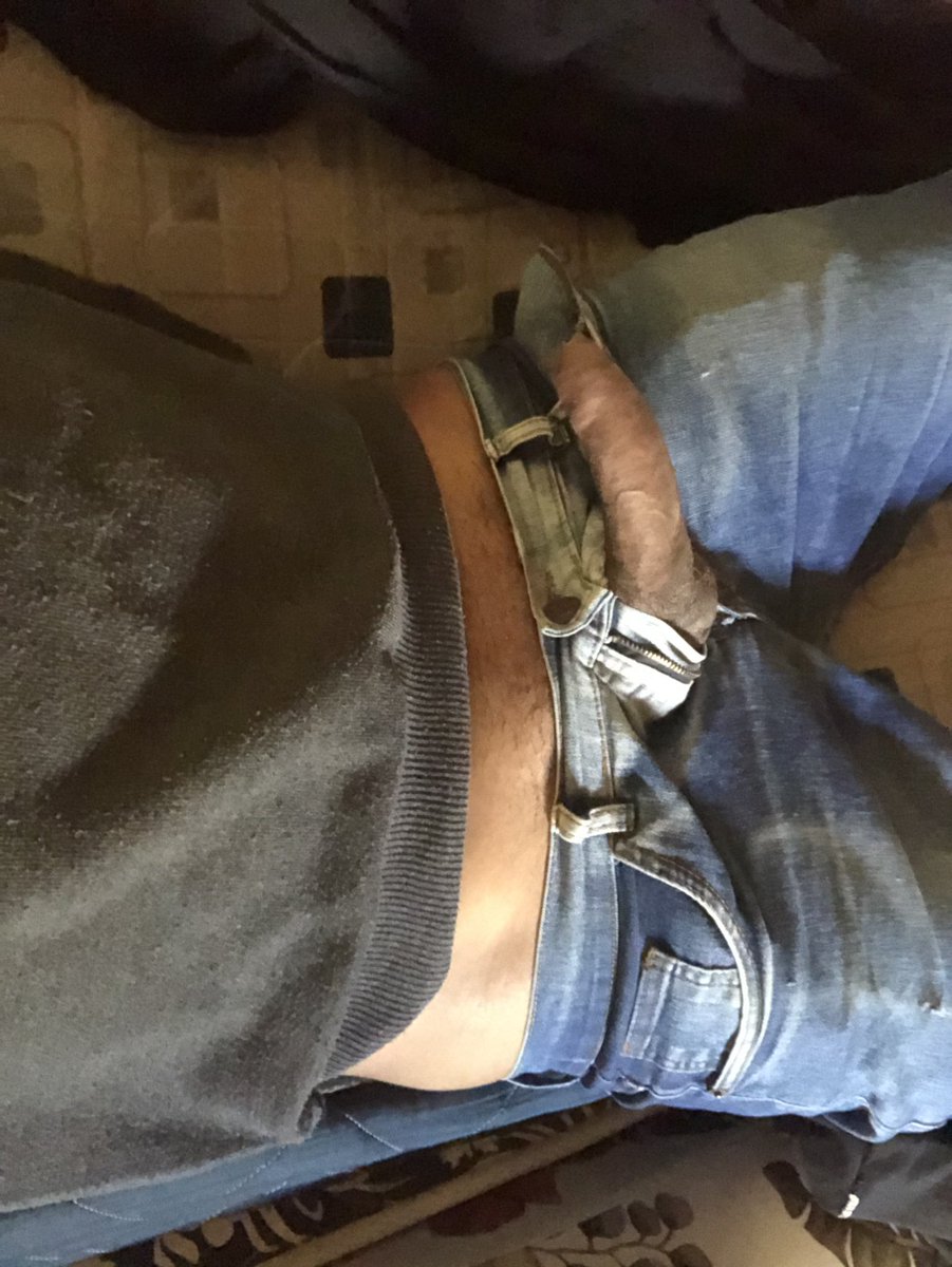 tiolim007's tweet photo. Cheio de tzão depois do trabalho🔞 https://t.co/JdGDyuiAn4