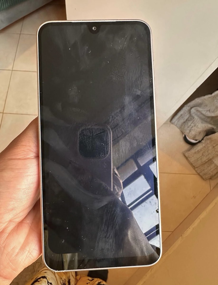 secondhand_soko's tweet photo. Samsung Galaxy A17
Slightly used new(a month) 
Selling at Ksh 17k
Location: Ruiru, Kimbo 
Contact: 0708866677 https://t.co/KRq2z97EVl
