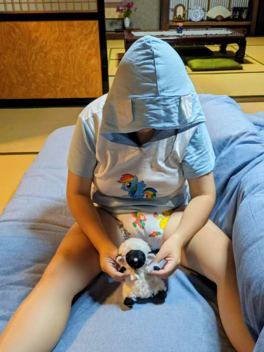Littlemomobaby tweet media