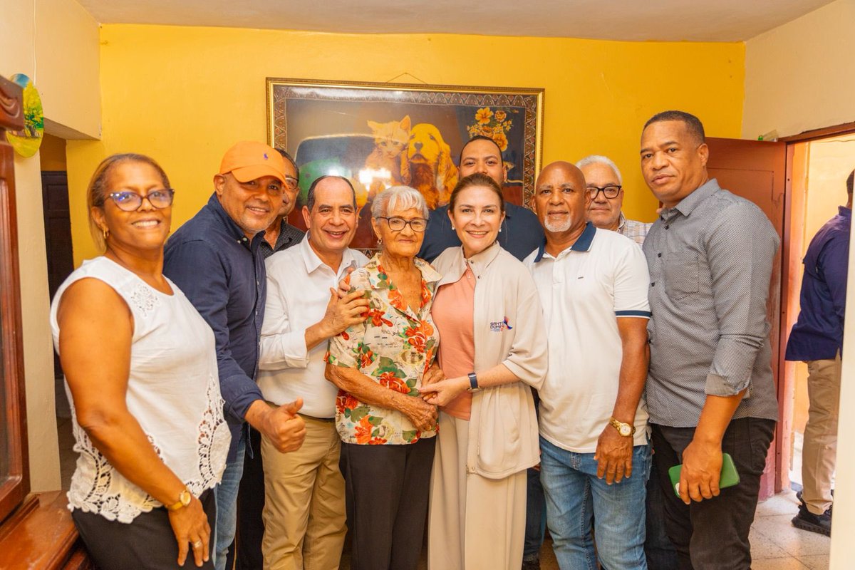 CarolinaMejiaG's tweet photo. En casa de Secundina siempre encontramos mucho más que una buena conversación: encontramos el cariño sincero de quienes han acompañado este recorrido con el corazón. 

Gracias por abrirnos las puertas de su hogar y hacernos sentir como en casa. Son esos detalles los que hacen inolvidables cada uno de estos encuentros.