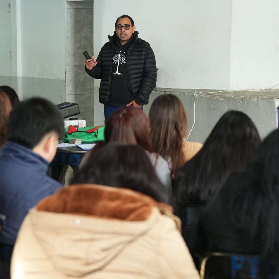 MunicipioEE's tweet photo. 🥣✅ Vecinas y vecinos participaron del Curso de Manipulación de Alimentos en la Sociedad de Fomento Santa Isabel, en #MonteGrandeSur. Una propuesta que brindó herramientas para promover prácticas seguras en la elaboración y conservación de alimentos.

#ElegimosEstar https://t.co/Vyjt5NCNOL