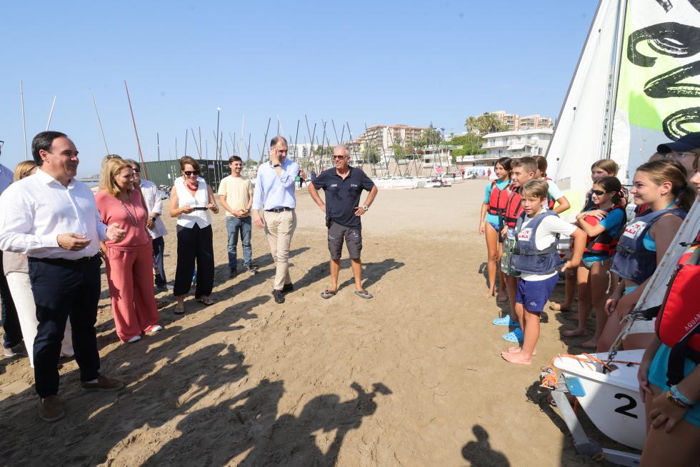 noticies_d's tweet photo. Pérez Llorca destaca que la Generalitat oferix este estiu activitats educatives, culturals, esportives i saludables per a 14.000 jóvens
https://t.co/CPveQRfPh0
@generalitat #activitats #estiu #noticies https://t.co/vRIynEK9A4
