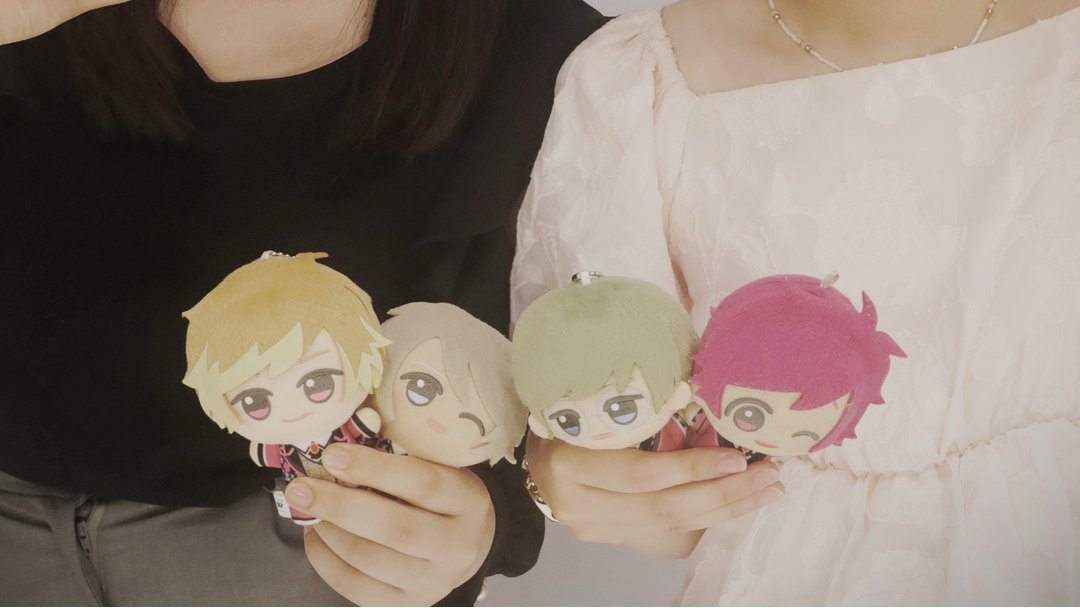 a3_munieru's tweet photo. そういえばｴｽﾘコラボ行ってきました(ˆ꜆ . ̫ . ) ꜆ ⌒💞

えぐい事にランダムグッズ
咲也、千景、至、千景って連続春組当たって恐怖に震えました😇 https://t.co/i8cLvRgssu