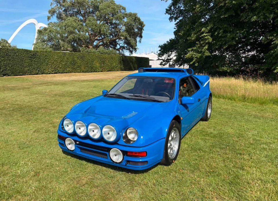 WRCPAST's tweet photo. 🇬🇧 Ford RS200S Evolution 

1 of 24

Only 2 built in blue and this is the only surviving one.

🇬🇧 2026 Goodwood Festival Of Speed

Steve Rimmer, the founder of the DirtFish Rally School, is a well-known rally enthusiast and collector who has owned and presented significant examples of the Ford RS200.

Notably, he has this RS200 EVO S (a very rare variant, with only about 24 built) at prestigious events such as the Goodwood Festival of Speed. 

This particular car, which is one of the few finished in blue, has been a centerpiece of his collection and is frequently showcased for its historical importance in the Group B era. 

While the standard RS200 was already a formidable machine, the Evolution models featured a bored-out 2.1-liter version of the Cosworth BDT engine, upgraded suspension, and improved brakes. 

Depending on the tune, these cars could produce 600bhp or more. 

This car is at the festival this week. 

📷 BGM Sport 👏🏻👏🏻

#cars #wrc #ford #motorsport