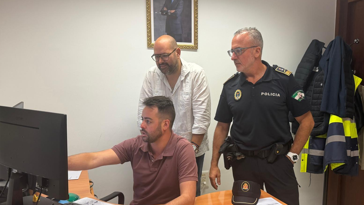 ElPuerto's tweet photo. 👮 Publicado el listado definitivo de admitidos al proceso selectivo para 12 plazas de Policía Local.

📅 Examen: 22 de julio.
📍 SAFA San Luis.
👥 1.253 aspirantes.

Más información en la sede electrónica municipal.

#ElPuerto #funcionpublica #policialocal https://t.co/wnQoXpuu70