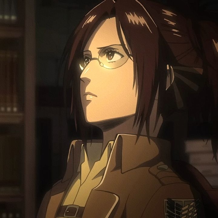AnjaniPjv's tweet photo. Hange, Nanaba, and Lynne are truly my favorite women in AOT. Nanaba and Lynne were both in Miche's squad, and they fit in so well among all those tall men. My headcanon is that the three of them often went out for drinks together and talked for hours. A very equal friendship. https://t.co/aTWaASz9mT