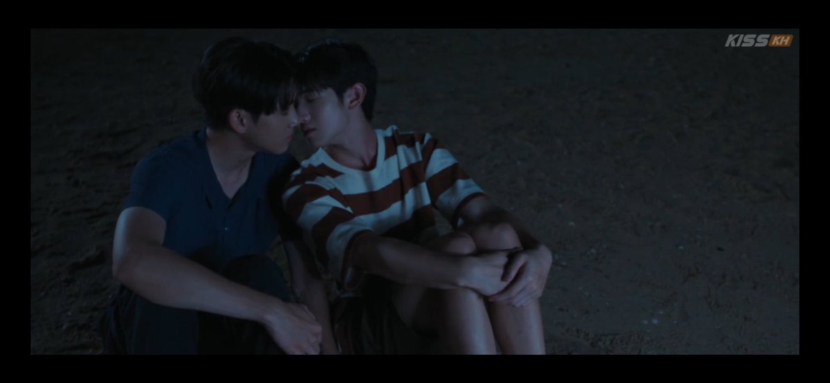 iannvdd's tweet photo. AHHHHHH!!!!! FINALLY!!!! THEY KISSED 🥹✨🫶🏻 

@almondsleepp @___progresss___ 

#WhenOrangesFallEP9 https://t.co/RkYZdS2VGN