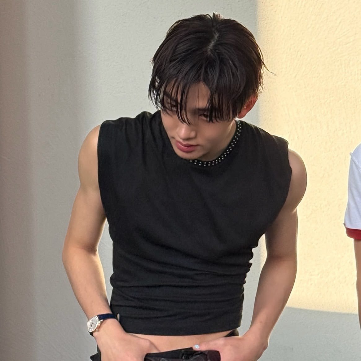 HyeonHoism's tweet photo. Hyeonkeon crop top 
But... Pahamii gueeee plisss https://t.co/ayIBrOD99J