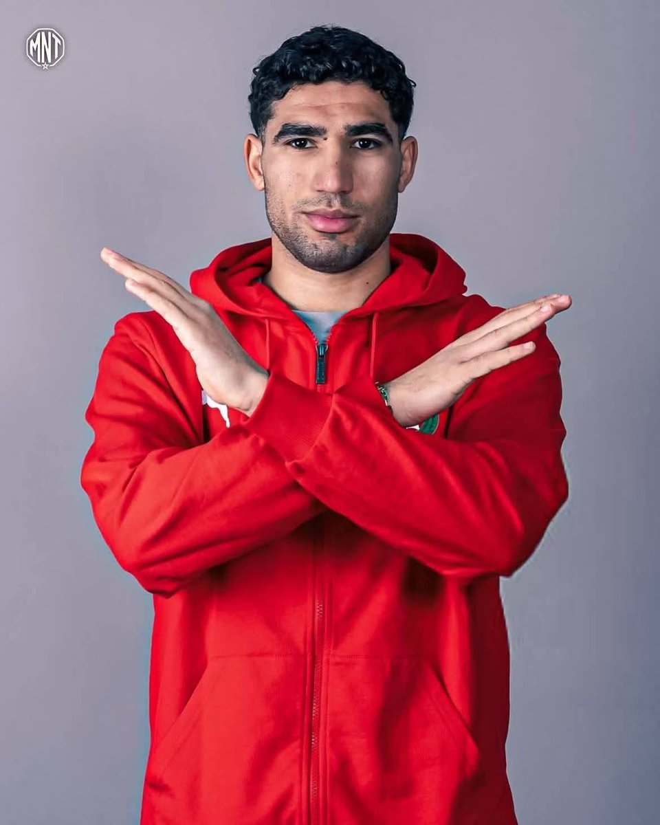 landpalestine's tweet photo. The Morocco national team expressed their solidarity with the Egypt  national team after their unfair defeat against Argentina at the World Cup https://t.co/KSRbSe4B1b