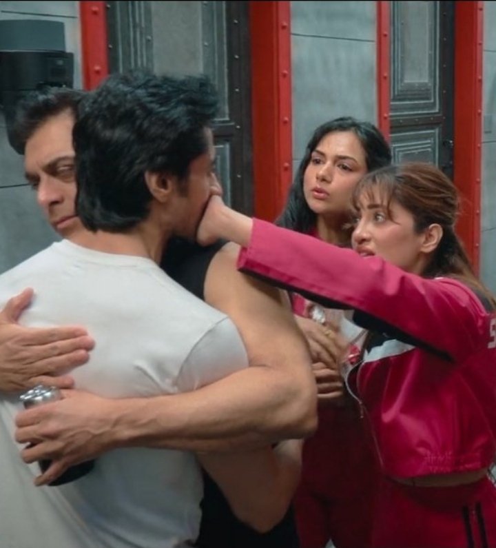 nishhcore's tweet photo. yrkkh and anupama together in the same show???? https://t.co/DOUHpscpCq