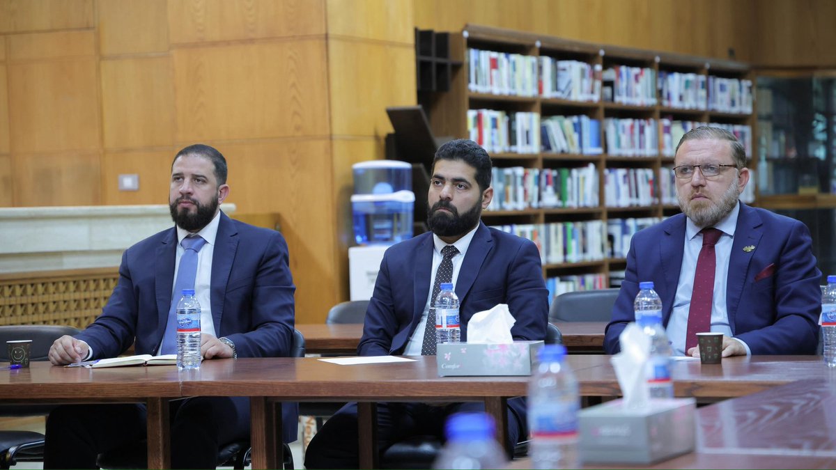 SYDiplolnst's tweet photo. أقام المعهد الدبلوماسي في وزارة الخارجية والمغتربين محاضرة عبر تقنية الاتصال المرئي بعنوان "الدبلوماسية الوقائية"، قدّمها البروفيسور خالد صوفاني، مدير برامج (EMBA) ومدير مركز الاقتصاد التدويري في جامعة كامبريدج، بحضور عدد من كوادر الوزارة https://t.co/RvrNCs35F8