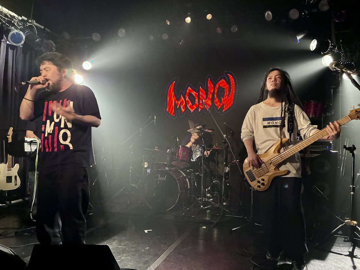 osaka4610's tweet photo. ようやくMONQのライブを東京で観ることができた!!映画「ブルースブラザーズ」のコンサートシーンのように「待たせたな」とマスター登場!ハイネケンをグビっと決めてフリースタイルを決めて、めちゃクールでした!めちゃ良いバンド! #monq https://t.co/LChUTqCzoi