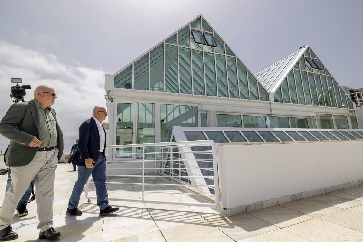 GranCanariaCab's tweet photo. 🎨 El CAAM reabre su sede principal tras la renovación de sus emblemáticos lucernarios con dos grandes exposiciones dedicadas al artista grancanario Juan José Gil y a la creadora cubana Sandra Ramos. Las muestras podrán visitarse hasta el 18 de octubre con entrada gratuita. https://t.co/V2vwvTTh1H