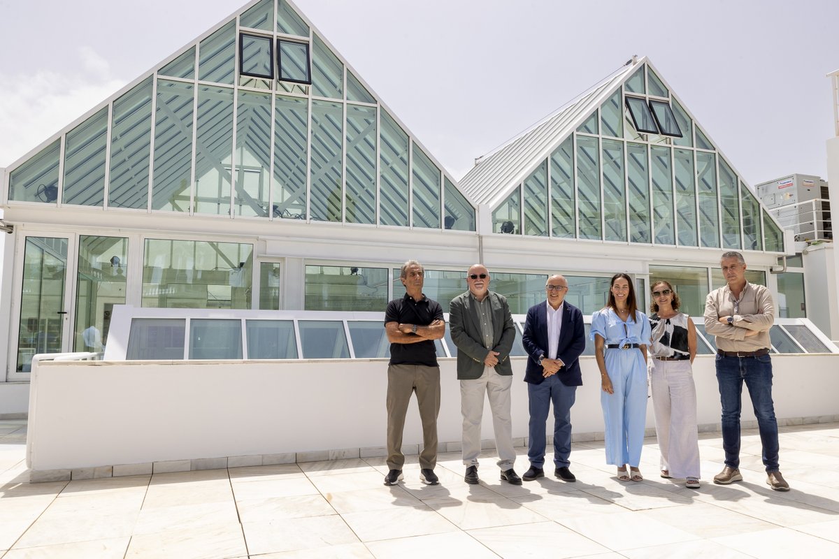 GranCanariaCab's tweet photo. 🎨 El CAAM reabre su sede principal tras la renovación de sus emblemáticos lucernarios con dos grandes exposiciones dedicadas al artista grancanario Juan José Gil y a la creadora cubana Sandra Ramos. Las muestras podrán visitarse hasta el 18 de octubre con entrada gratuita. https://t.co/V2vwvTTh1H