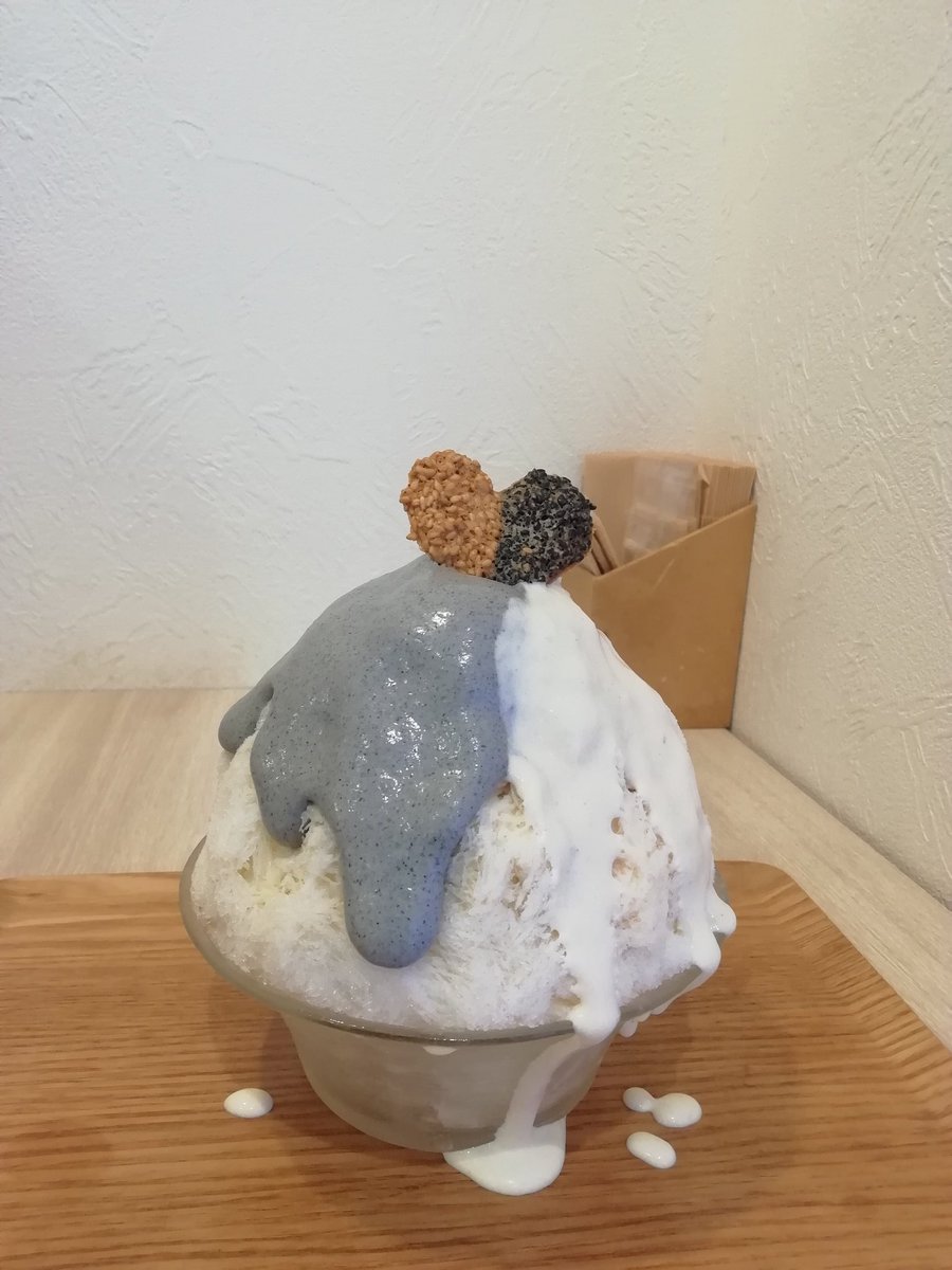 Ia1aiT's tweet photo. 石川町/かき氷店 小桃
🍧あいあい♡ゴマ(ちぃsize)🍧
🍧アメリカンチェリーのサワークリームチーズケーキ🍧
5月の氷活🍧
本当はもう少し小桃さん行きたいけどなかなか行けないなぁ(そして投稿も遅くなっている…)
#かき氷 #かき氷巡り #氷活 #かき氷店小桃 https://t.co/c3tITEsI9G