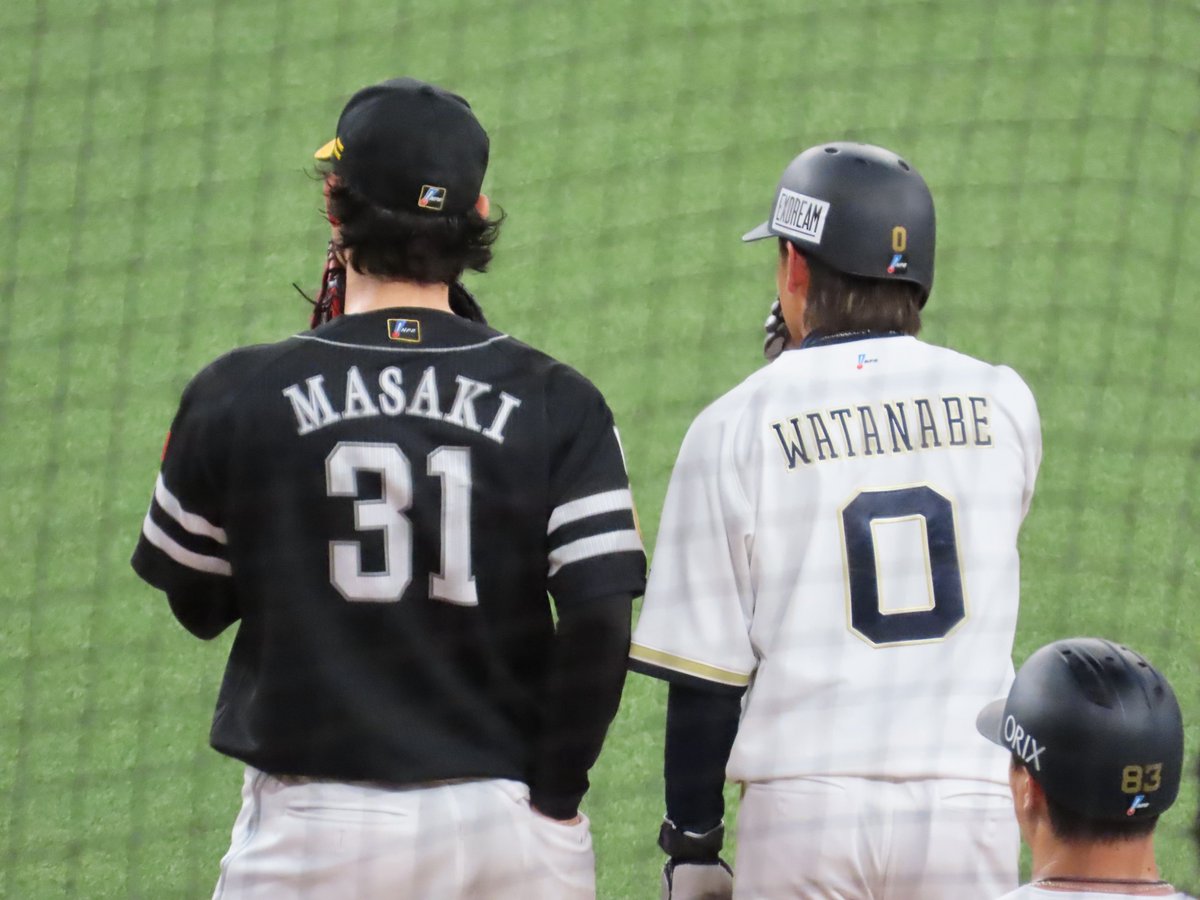 minaeqaiQ's tweet photo. 9回裏代走渡部遼人
ファーストマサキング正木智也
慶應出身の仲良し同級生やねー
何の話してたんや
盗塁走るかの話か
それとも美味しい飯屋の話か https://t.co/aXuC2mdkip