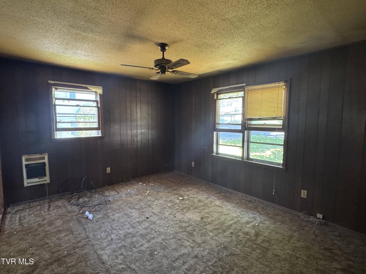 EverydayAdPromo's tweet photo. 350 Mountain View DR, Hampton, TN 37658 is now under contract.
See this listing and more on my website: https://t.co/yMtzeqAbPd https://t.co/ZA06U6qh4R