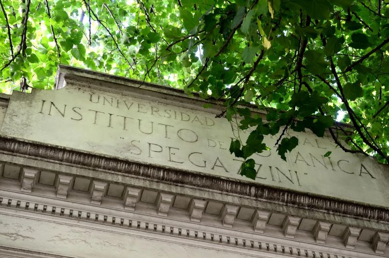 sedici_unlp's tweet photo. Hoy, el Instituto de Botánica "Dr. Carlos Spegazzini" y SEDICI colaboran para rescatar el legado del gran micólogo a través de sus publicaciones y obras, muchas con más de cien años de antigüedad.

Descubrí más en la colección del Instituto en SEDICI https://t.co/iyhoBRZQYW https://t.co/MVuQAFvIzr