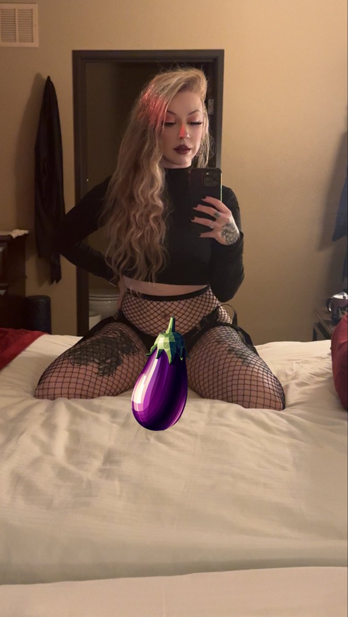 LokiNecromancer's tweet photo. Swift! My sexy friend @swift_xo_. I can't begin with his little bombshell...this Sydney Sweeney look-alike. Absolutely without a doubt the most beautiful and smartest human I know. See what's underneath the censors and learn something new! Book now!
https://t.co/cQfLAL4zVA https://t.co/5wrvFQbvxk