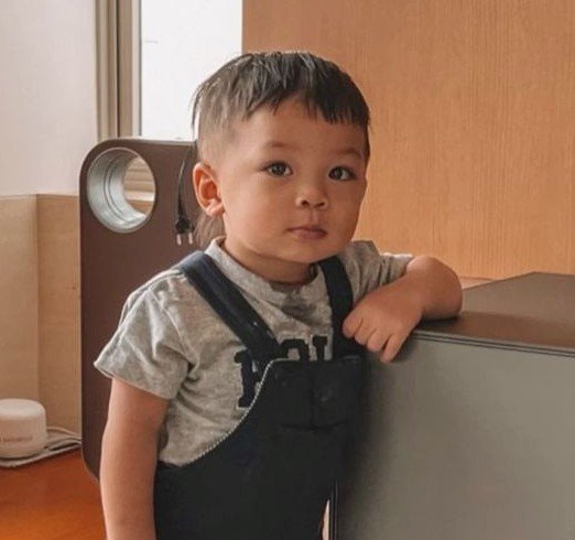 dieformingoo's tweet photo. vernon beneran mirip issa xander 😭 https://t.co/9mkyoCUPb9