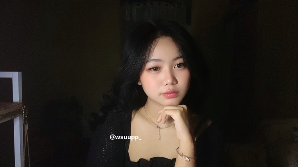 wsuupp_'s tweet photo. nitip https://t.co/n2SyYsdc9a