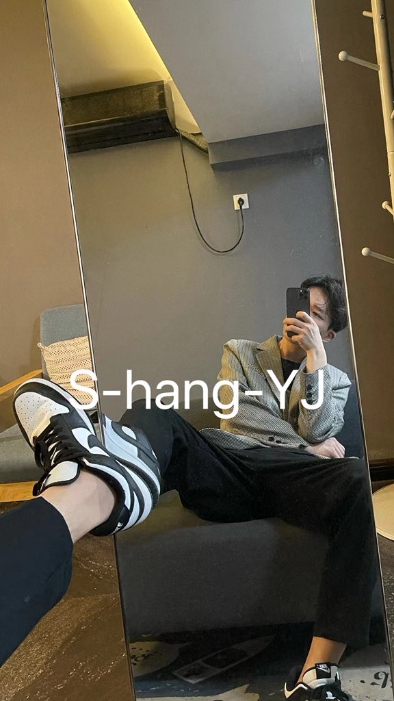 SIG_nis's tweet photo. S-hang（@S_hang_YJ）是我
S-hang-（@Sha_ng_）也是我
@SIGnisMar（@SIG_nis）还是我
PS：明天潮起潮落，
          都是我都是我都是我。
                                                   ——《往事随风》 https://t.co/u0wzUGNLnl