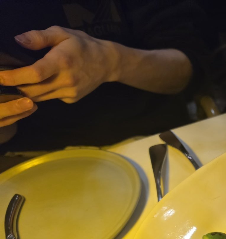 jakeyclub's tweet photo. enhypen went out to eat together in peru! jake’s arms... 👀 https://t.co/kUd6lOEjWx