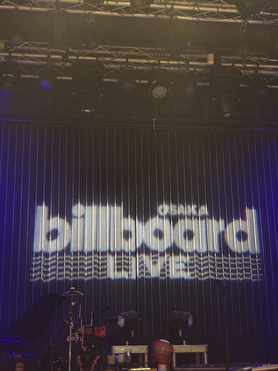 yfcf0423's tweet photo. Erykah Badu  One Human Show 
ビルボード大阪！！最高やった！！こんな近い距離でエリカバドゥ聴けるなんて最高すぎた！生でOn&amp;On聴いたぞ！！17歳の頃に聴いた頃と全然声変わってない！し声好きやし可愛かった！！帰り道うるっときた！日本に来てくれてありがとう！！ https://t.co/2yXTYr70mY